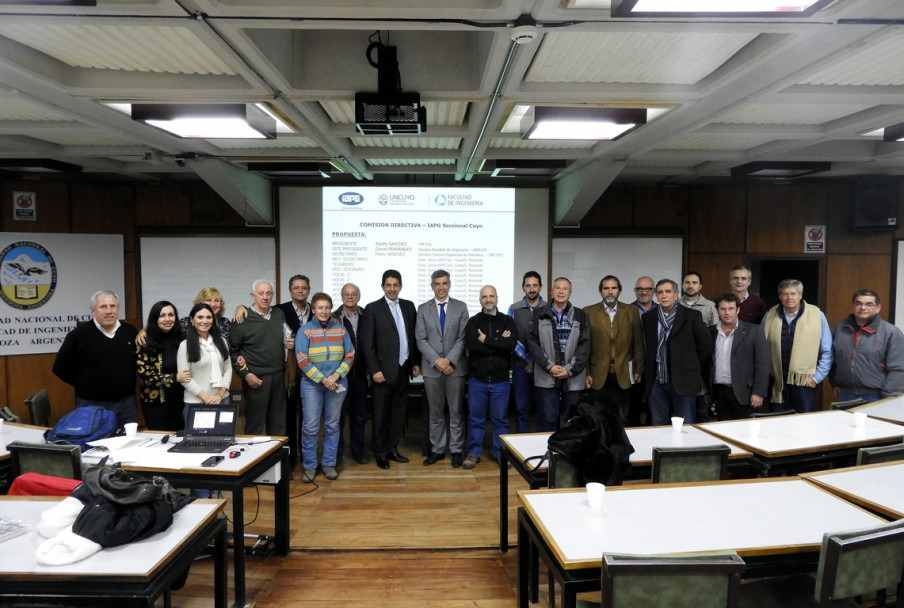 imagen La Facultad forma parte de las autoridades del  Instituto Argentino del Petróleo y el Gas 