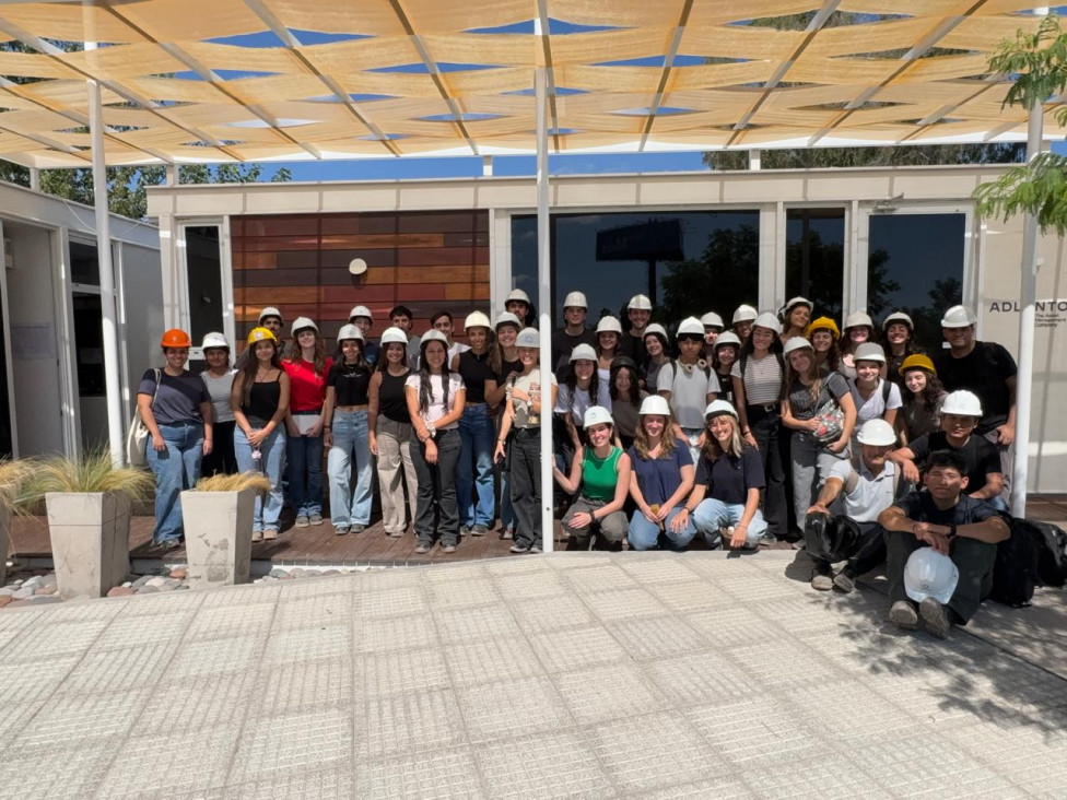 imagen Estudiantes de Arquitectura recorrieron el complejo Vista Cruz