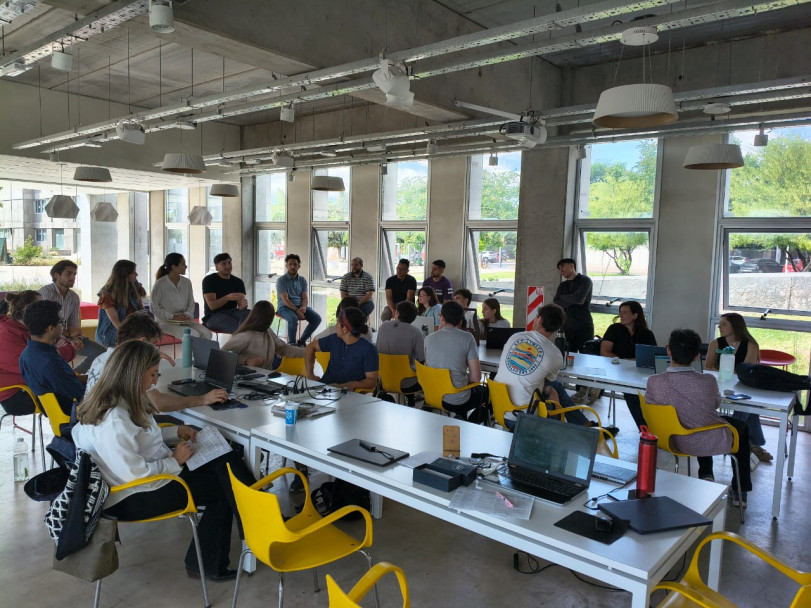 imagen Estudiantes de Ingeniería Industrial y Mecatrónica presentaron proyectos desarrollados junto a empresas y organismos locales