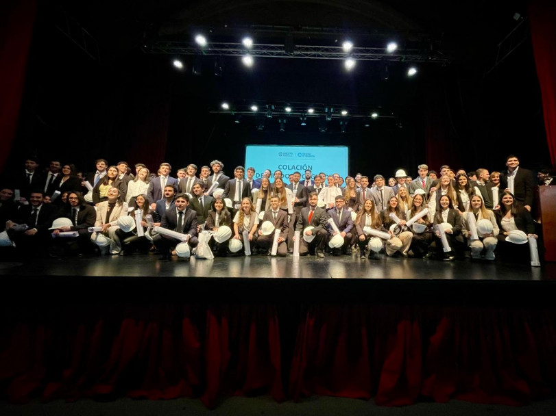 imagen Celebramos la entrega de diplomas a graduados y graduadas de la promoción 2024 