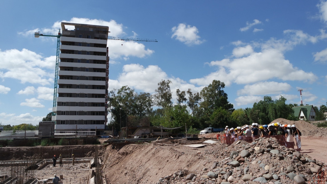 imagen Estudiantes de Arquitectura recorrieron el complejo Vista Cruz