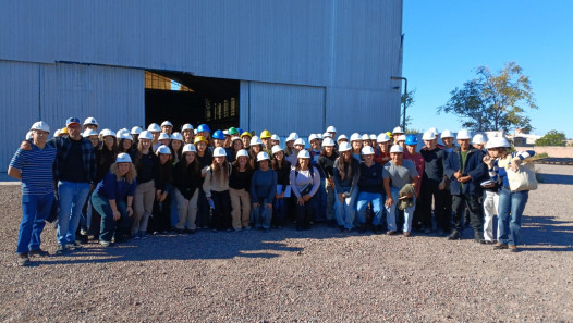 imagen Estudiantes conocen experiencias de construcción modular sustentable