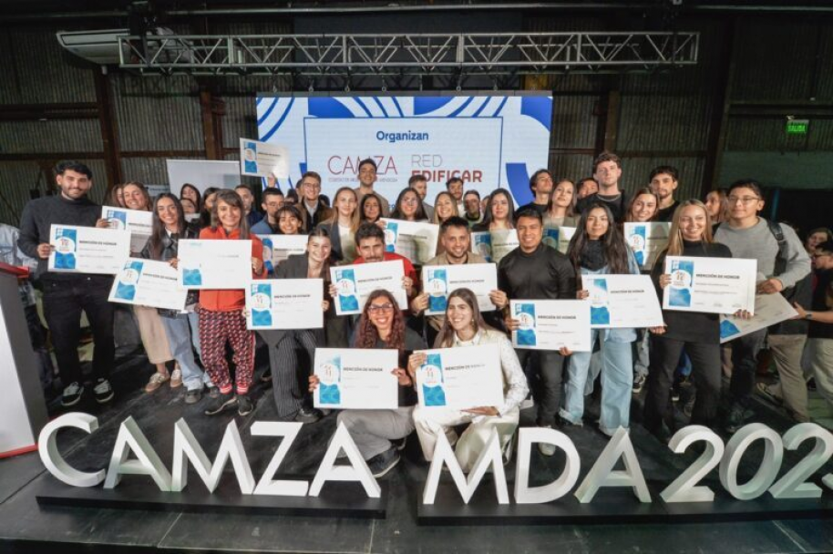 imagen Estudiantes de Arquitectura fueron galardonadas en el Premio Edificar 2025