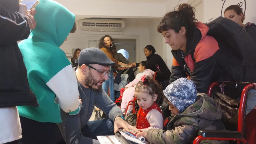 imagen Docentes y estudiantes de la Facultad participan de una exposición en el Museo Moyano