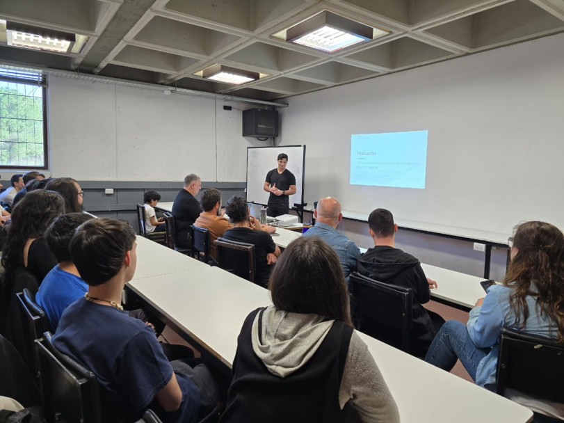 imagen Estudiante presentó proyecto de sistema operativo para entornos académicos 