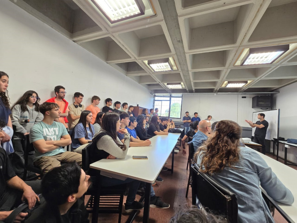 imagen Estudiante presentó proyecto de sistema operativo para entornos académicos 