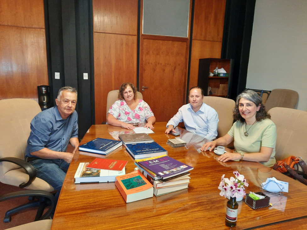 imagen La Biblioteca recibió una donación de la Academia Nacional de Bellas Artes