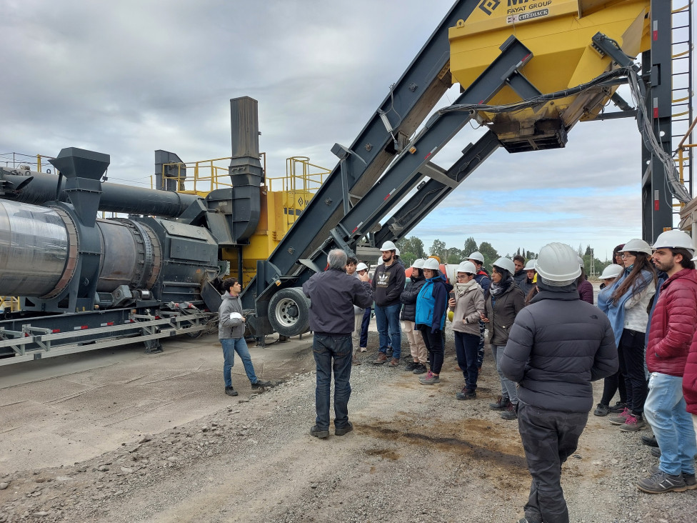 imagen Estudiantes de Ingeniería Civil visitaron la obra de la Ruta Nacional 40