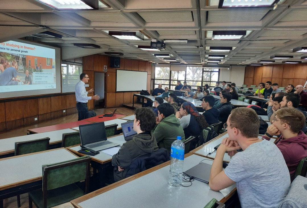 imagen Llamado a concursos docentes de la Facultad de Ingeniería