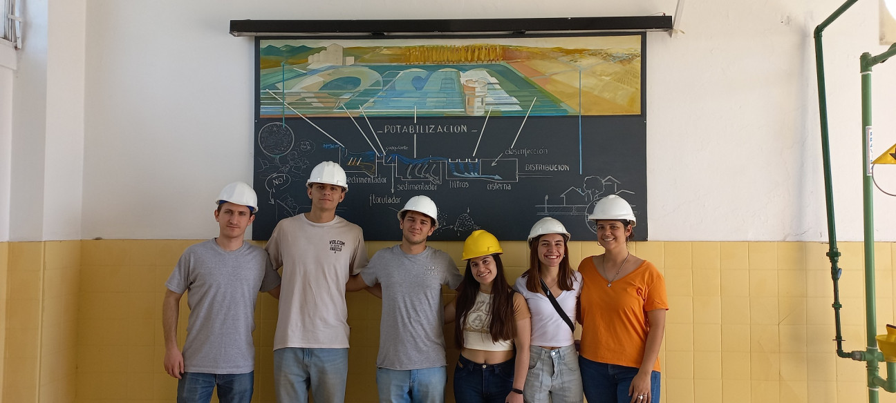 imagen Estudiantes de Ingeniería Civil visitaron establecimientos potabilizadores