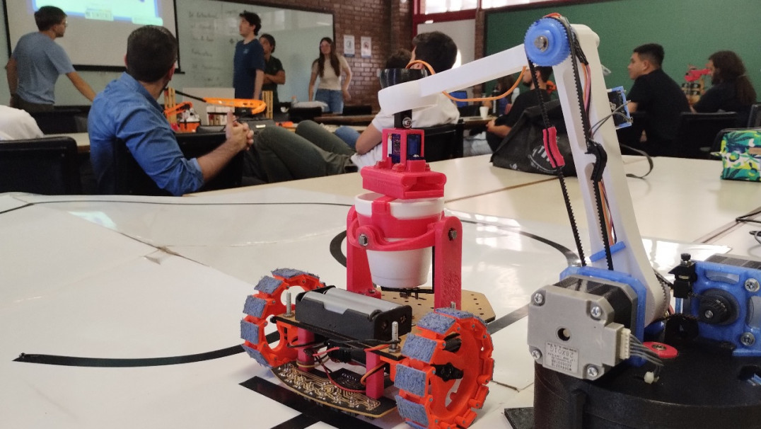 imagen Estudiantes de Mecatrónica presentaron proyectos de robótica