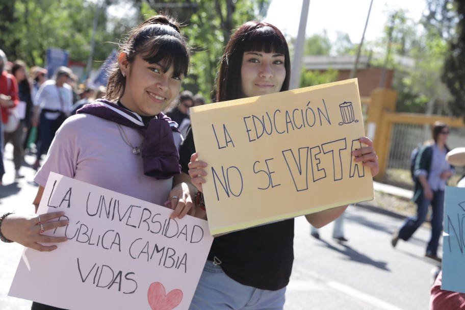 imagen Más de 35 mil personas marcharon por la universidad pública