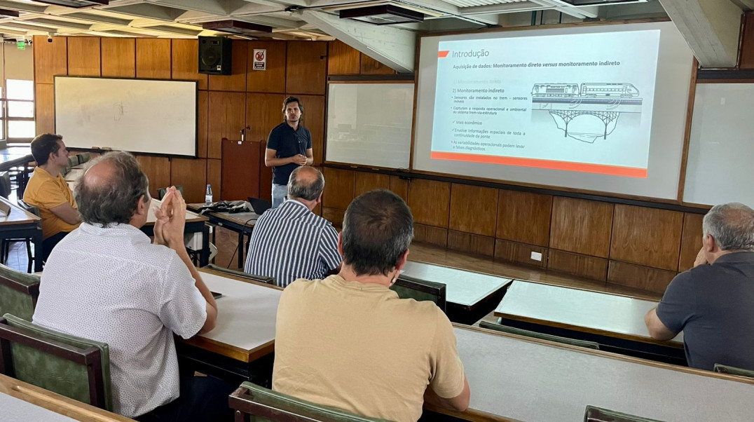 imagen Investigador de Brasil disertó sobre monitoreo indirecto de puentes ferroviarios con IA