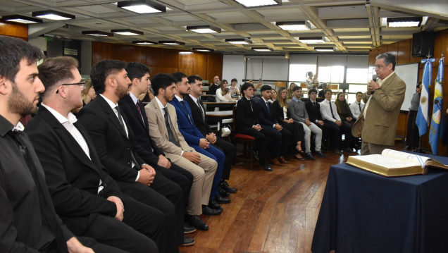 imagen Nuevos egresados y egresadas prestaron juramento en la Facultad de Ingeniería