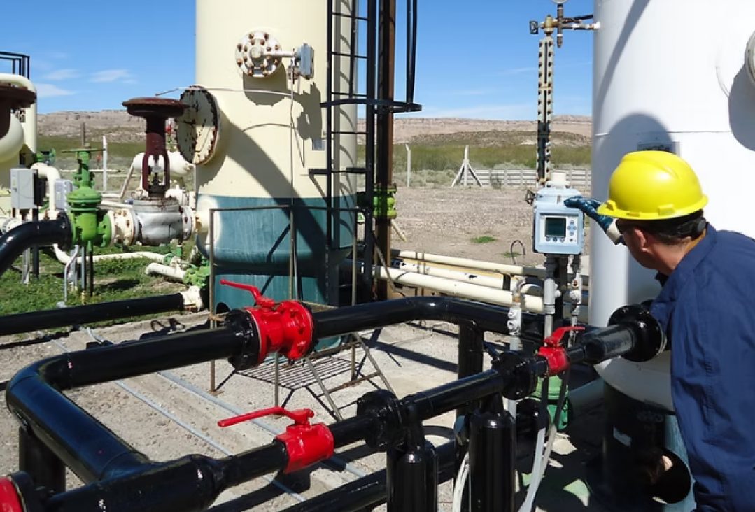 imagen Se invita a la charla "Petróleos Sudamericanos en Mendoza: reservorios, operaciones e innovación"