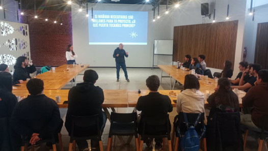 imagen Estudiantes participaron de una jornada de innovación y vinculación tecnológica en Polo Cumbrar
