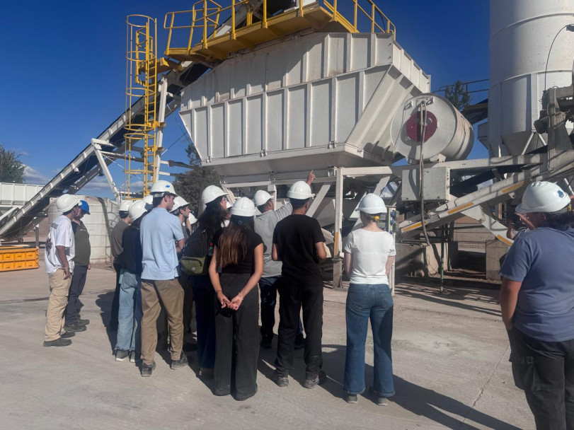 imagen Estudiantes de Ingeniería Civil realizaron visitas técnicas a plantas del sector