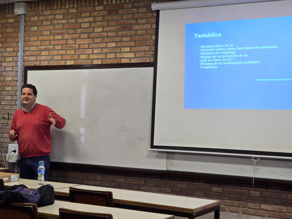 imagen Estudiantes de Computación dialogaron con Horacio Vega, profesional de IMPSA, sobre Gestión de Proyectos de IA