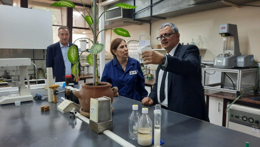 imagen El presidente y CEO de YPF visitó la Facultad 