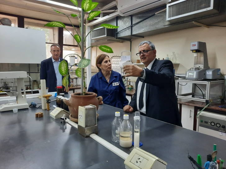 imagen El presidente y CEO de YPF visitó la Facultad 