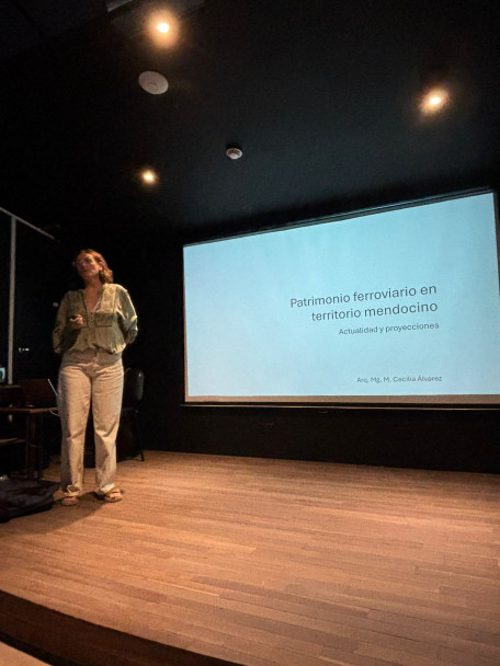 imagen Estudiantes de Arquitectura recorrieron espacios clave del patrimonio mendocino