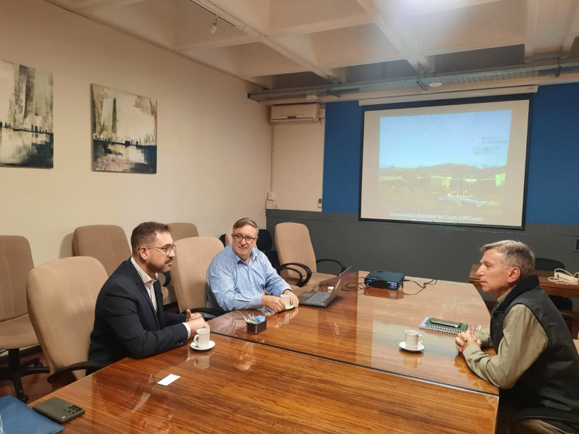 imagen Reunión con autoridades de la Facultad