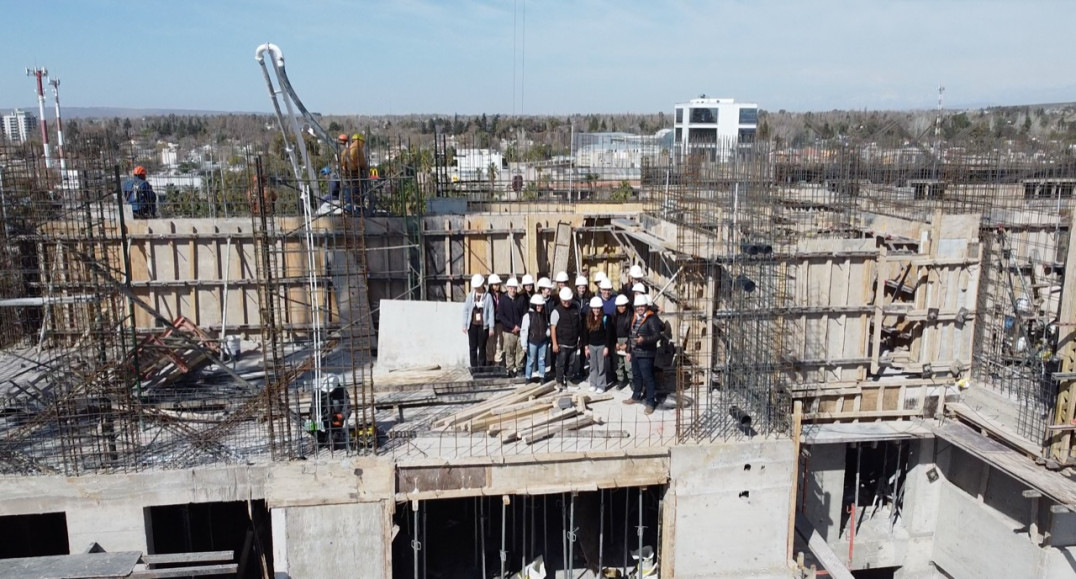 imagen Estudiantes de Arquitectura participaron de enriquecedora visita al complejo VistaCruz