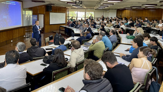 imagen La Facultad recibió a Mauricio Martín para una charla sobre inteligencia artificial en la industria energética
