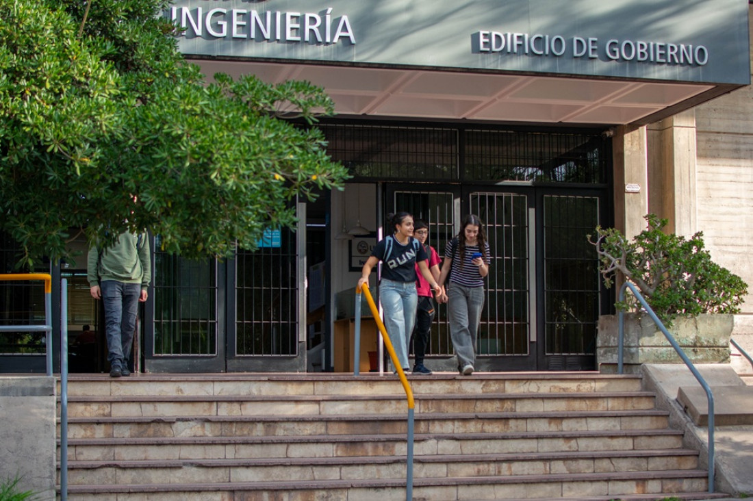 imagen Convocatoria a Becas de Ayuda Económica para estudiantes de la Facultad