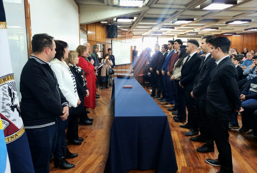 imagen Juraron nuevos egresados y egresadas de la Facultad