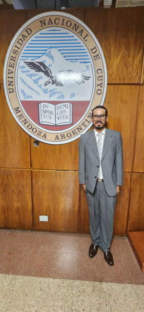 imagen El Ing. David Enrique Agüero defendió su tesis con la máxima calificación y se convirtió en el primer graduado de la Maestría en Ingeniería Geotécnica
