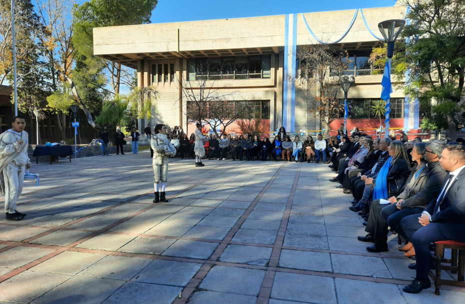 imagen La Facultad de Ingeniería conmemoró el 25 de Mayo y renovó sus abanderados