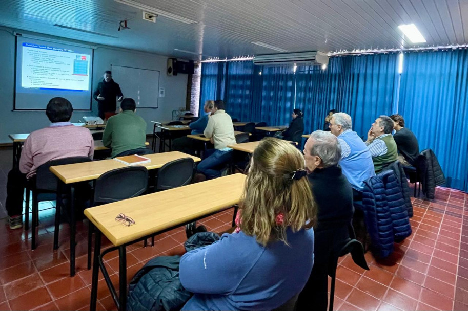imagen Especialista de Brasil disertó sobre Ingeniería Sísmica