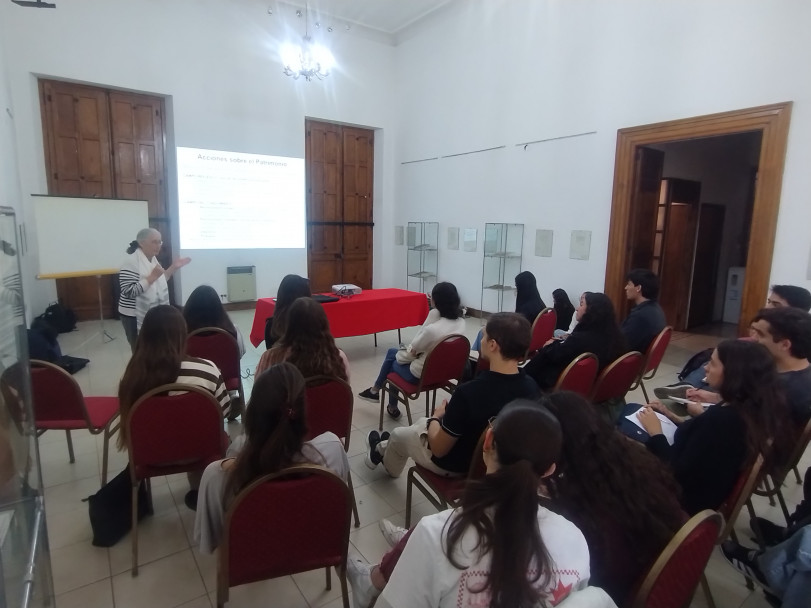 imagen Estudiantes de Arquitectura recorrieron espacios clave del patrimonio mendocino