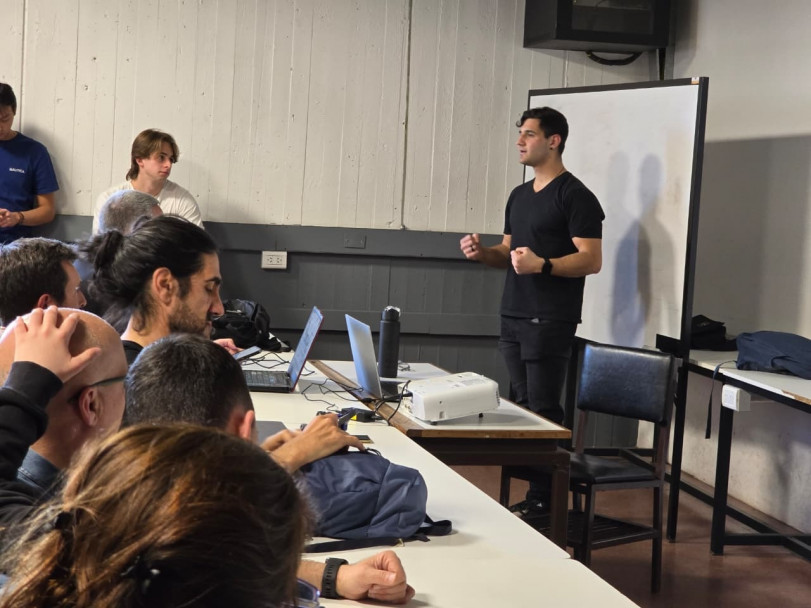 imagen Estudiante presentó proyecto de sistema operativo para entornos académicos 