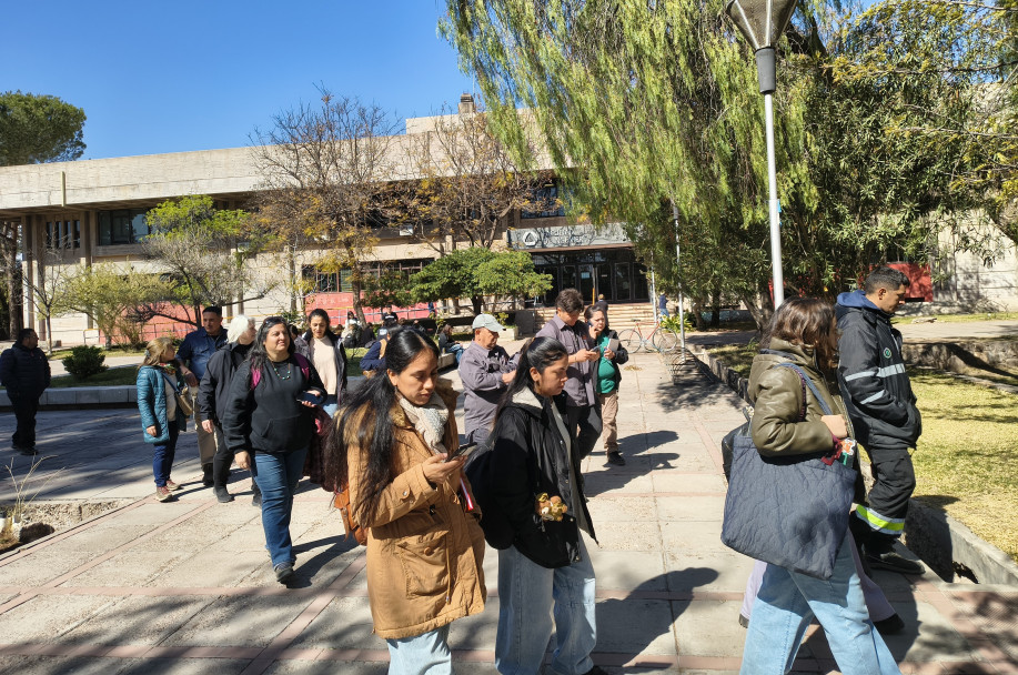 imagen La Facultad mostró sus avances en compostaje durante un recorrido institucional