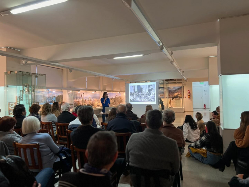 imagen Docentes y estudiantes de la Facultad participan de una exposición en el Museo Moyano