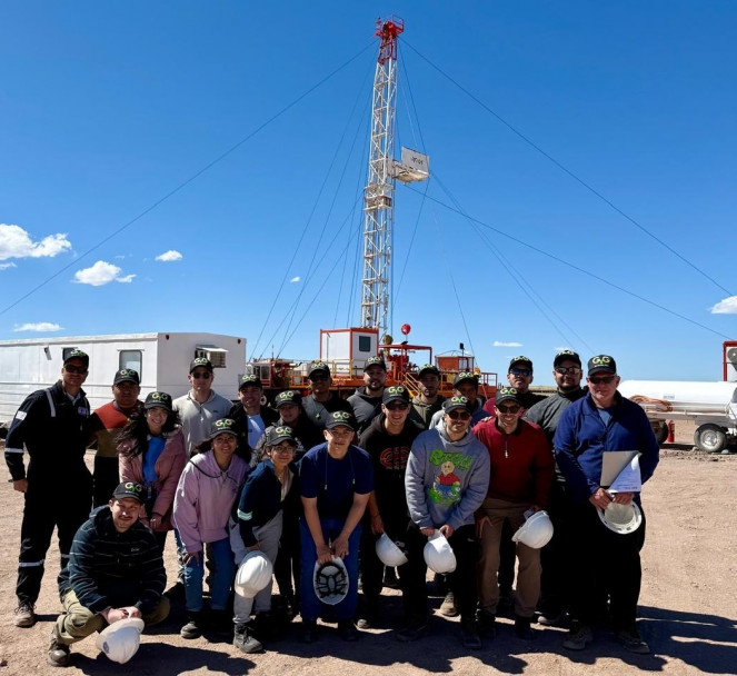 imagen Estudiantes de Petróleo realizaron visita técnica al Yacimiento Lindero de Piedra en Malargüe