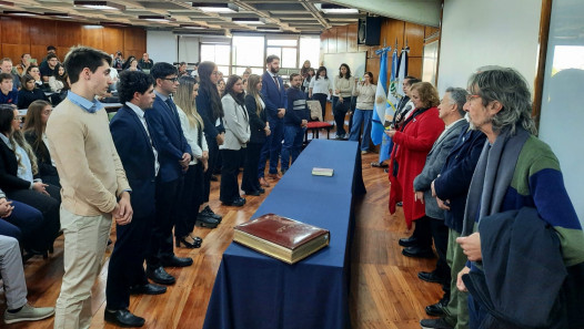 imagen Juraron nuevos egresados y egresadas de la Facultad