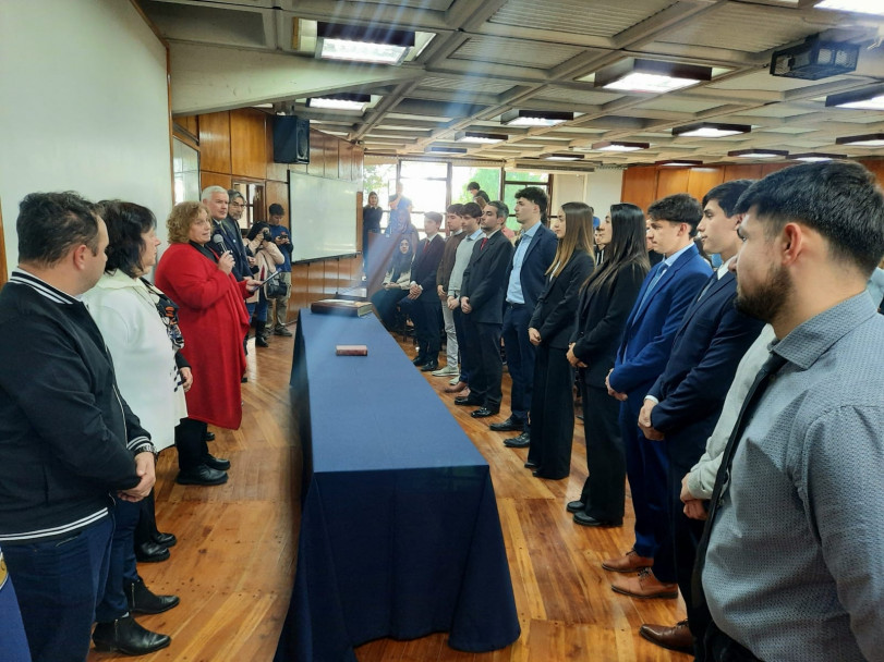 imagen Juraron nuevos egresados y egresadas de la Facultad