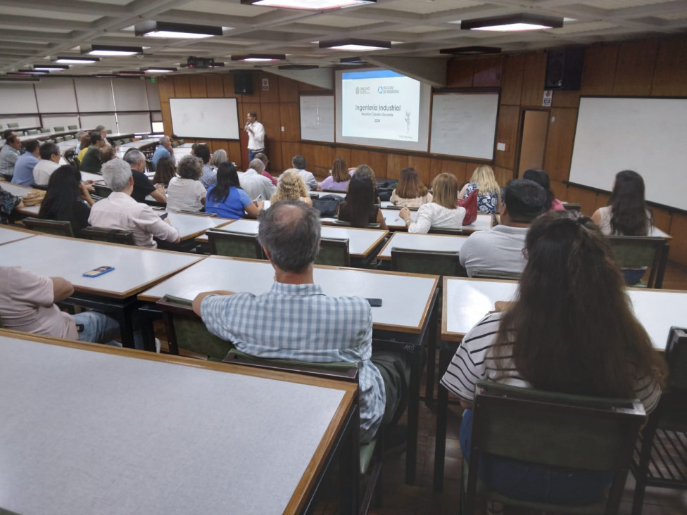 imagen Se realizó reunión de claustro docente de Ingeniería Industrial