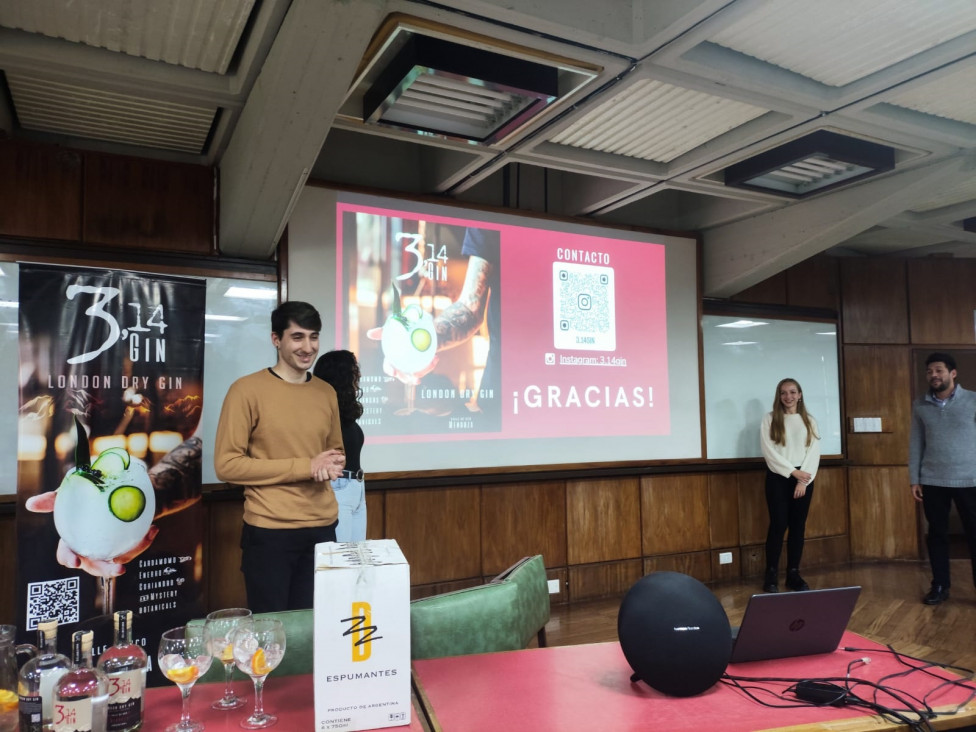 imagen Estudiantes expusieron sus proyectos realizados en emprendimientos y empresas locales