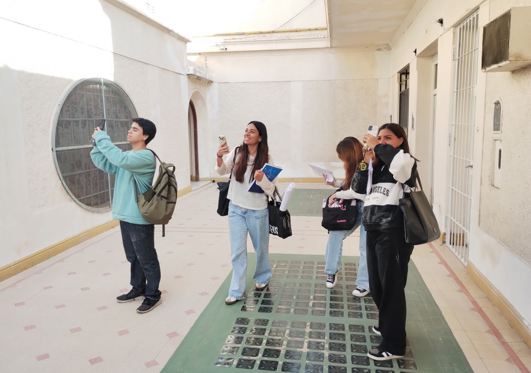 imagen Estudiantes de Arquitectura realizaron relevamiento de patologías en el Pasaje San Martín