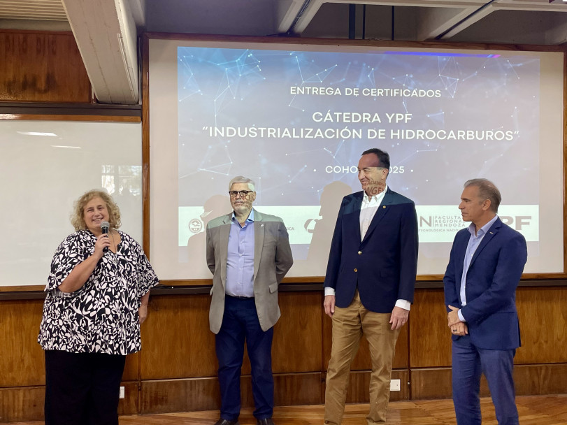 imagen La Facultad recibió a Mauricio Martín para una charla sobre inteligencia artificial en la industria energética