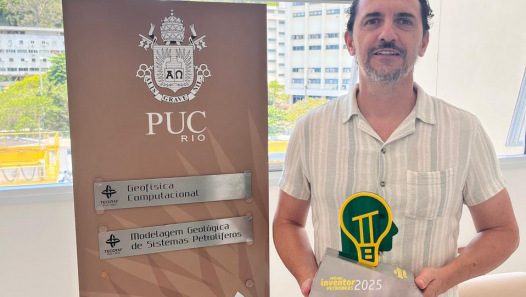 imagen Investigador recibió premio internacional por innovador trabajo en el área de geociencias computacionales  