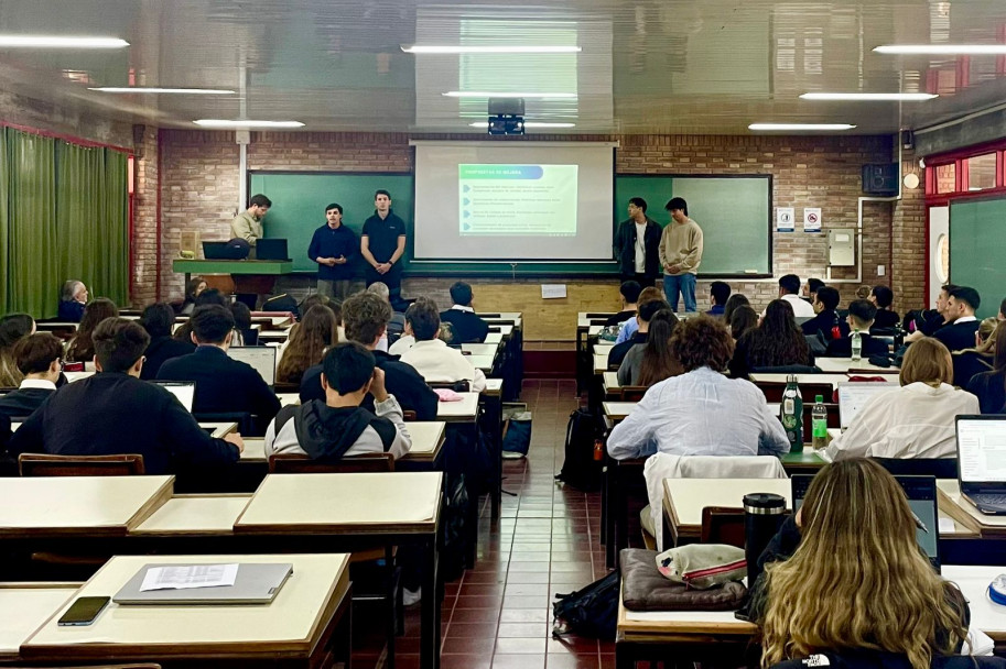 imagen Estudiantes presentaron sus proyectos de cierre de la asignatura Comercialización