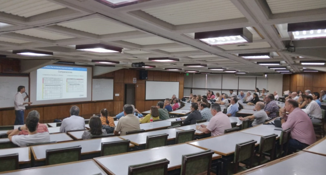 imagen Se realizó reunión de claustro docente de Ingeniería Industrial