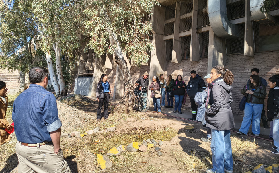 imagen La Facultad mostró sus avances en compostaje durante un recorrido institucional