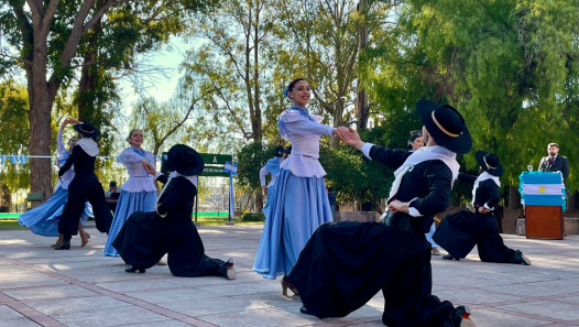 imagen La Facultad de Ingeniería conmemoró el 25 de Mayo y renovó sus abanderados