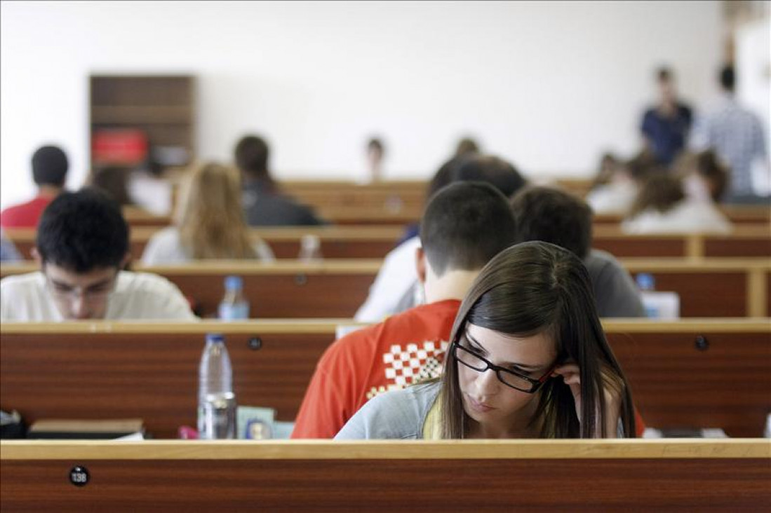 imagen Becas de Ayuda Económica para estudiantes de Ingeniería de Petróleos